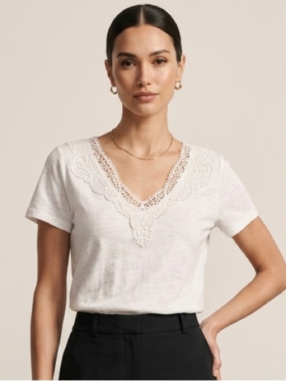 Lace-Trim V-Neck Short Sleeve Tee in White